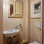 Vintage House With Terrace On The Elba Island بيت للعطل