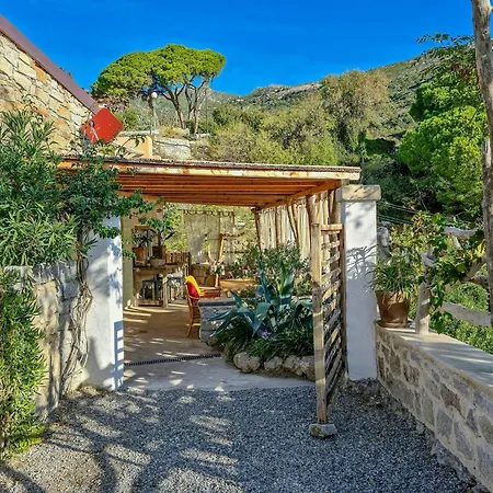 Ferienhaus Vintage House With Terrace On The Elba Island